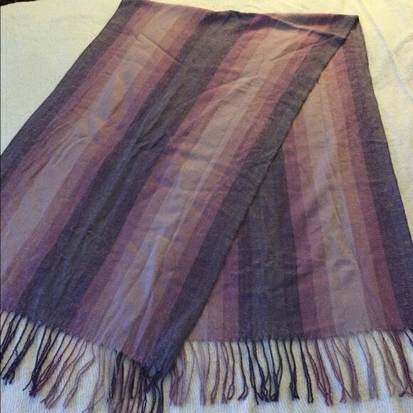 Scarf, shawl, soft purple stripes, fringe - Picture 2 of 3